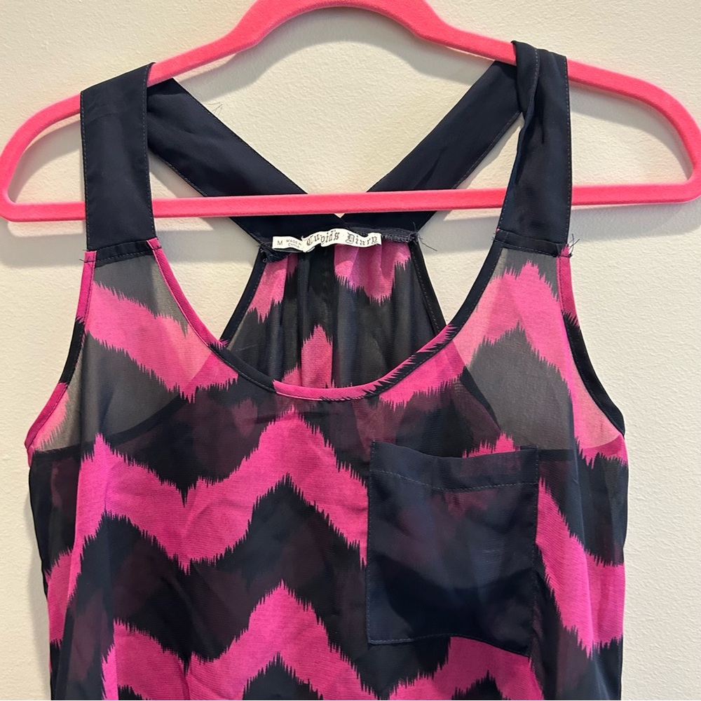 Chevron Pattern Sheer Tank Top - Picture 4 of 6